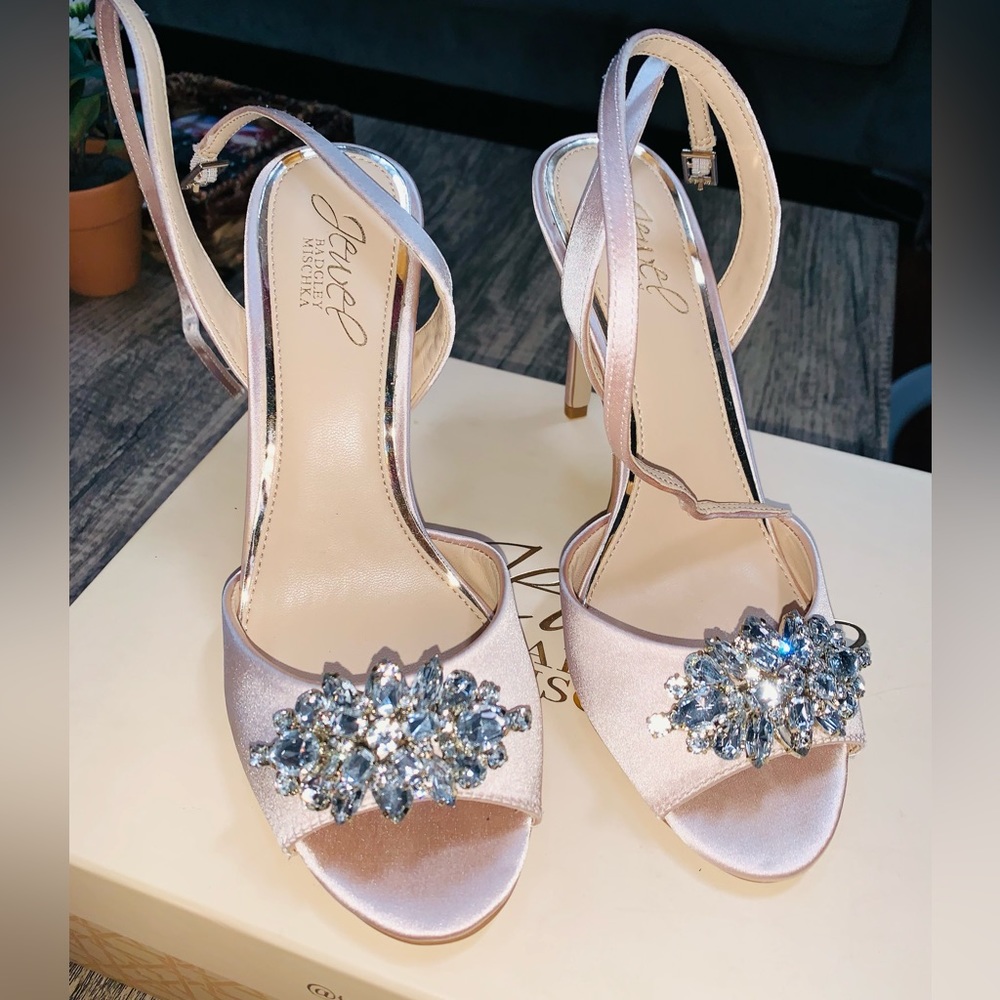 New Badgley Mishka Heels Size 6